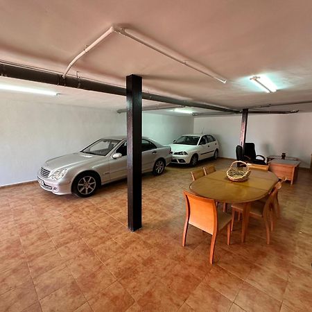 Villa Casa Grande De Tres Plantas Con Parking Gratis Linares  Exterior foto