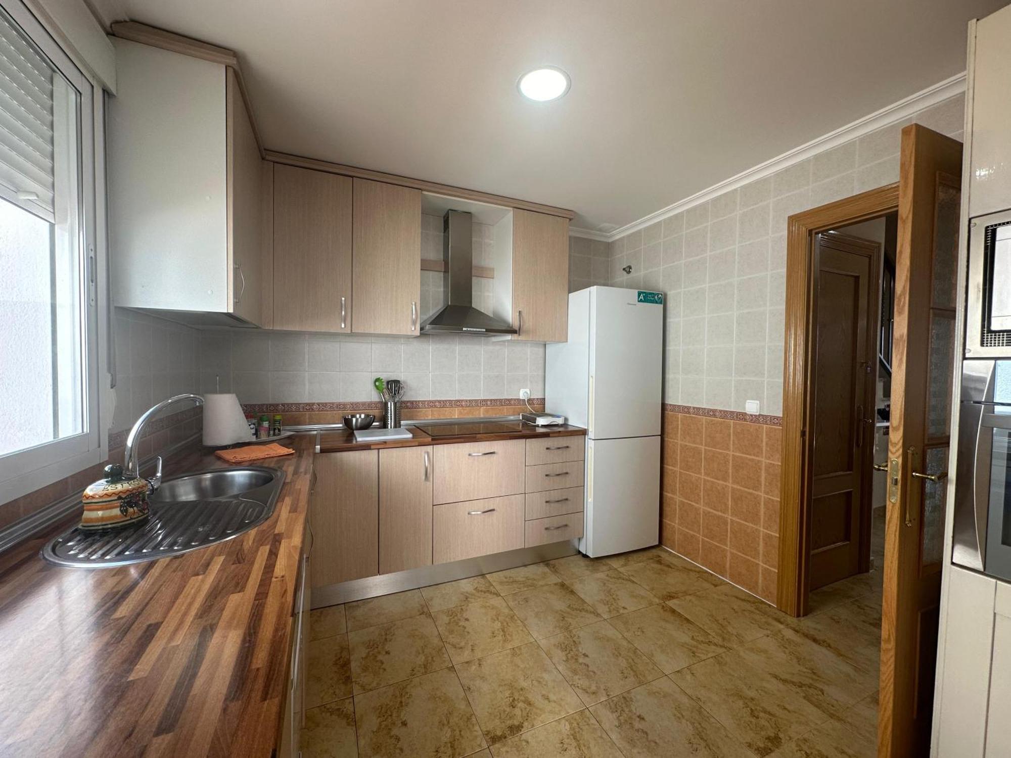 Villa Casa Grande De Tres Plantas Con Parking Gratis Linares  Exterior foto