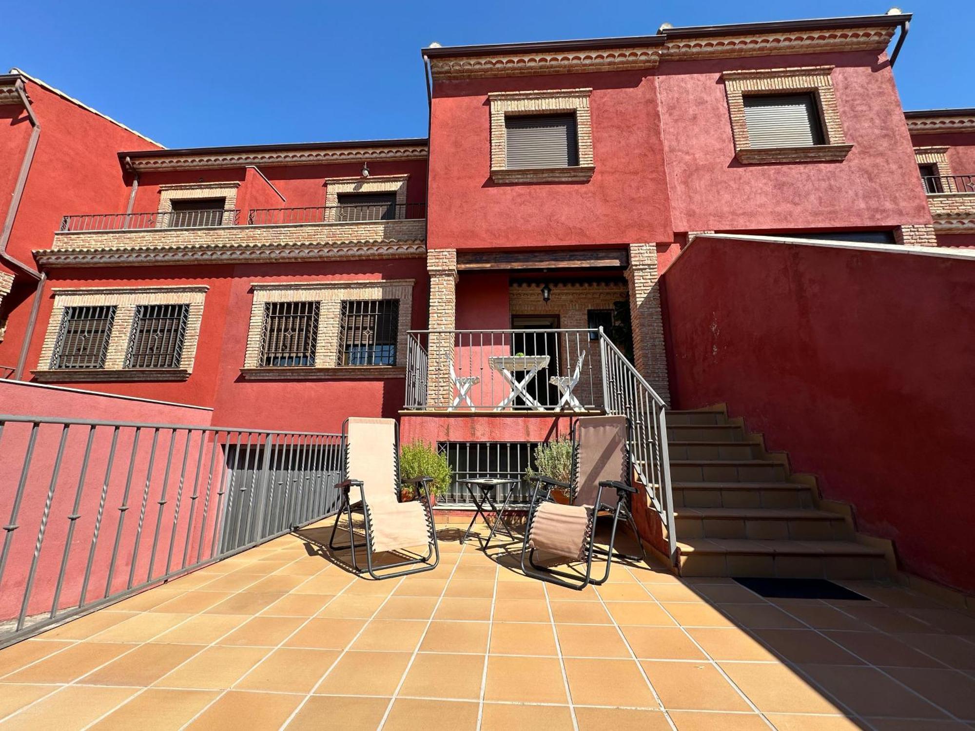 Villa Casa Grande De Tres Plantas Con Parking Gratis Linares  Exterior foto